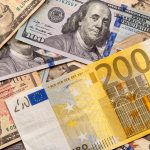 Cash is King: Investing in Currencies during Recessions